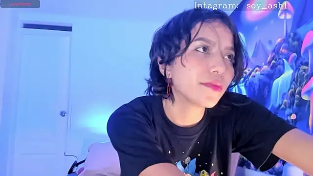 Snapshot of Ashlleycam_ chatting on 01/07/25, 02:31 Ashlleycam online show from 01/07/25, 02:31