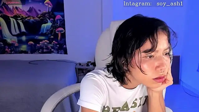 Snapshot of Ashlleycam_ chatting on 02/12/25, 01:52 Ashlleycam online show from 02/12/25, 01:52