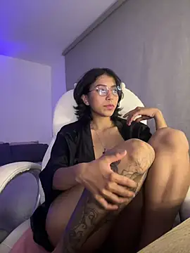 Snapshot of Ashlleycam_ chatting on 03/01/25, 01:53 Ashlleycam online show from 03/01/25, 01:53