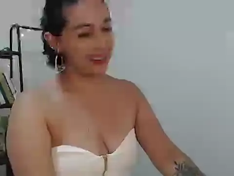 Snapshot of camii_7 chatting on 02/14/25, 09:32 camii 7 online show from 02/14/25, 09:32