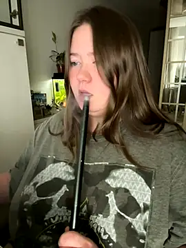 Snapshot of remirann_ chatting on 12/06/24, 08:51 remirann online show from 12/06/24, 08:51