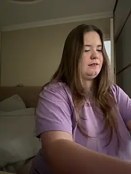 Snapshot of remirann_ chatting on 12/14/24, 10:24 remirann online show from 12/14/24, 10:24