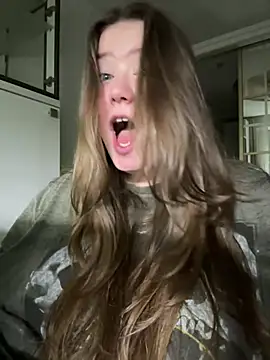 Snapshot of remirann_ chatting on 12/19/24, 07:51 remirann online show from 12/19/24, 07:51