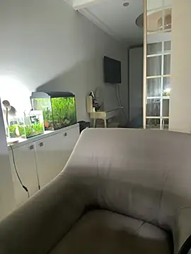 Snapshot of remirann_ chatting on 02/26/25, 05:28 remirann online show from 02/26/25, 05:28