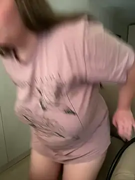 Snapshot of remirann_ chatting on 03/12/25, 01:51 remirann online show from 03/12/25, 01:51