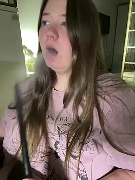 Snapshot of remirann_ chatting on 03/16/25, 06:34 remirann online show from 03/16/25, 06:34