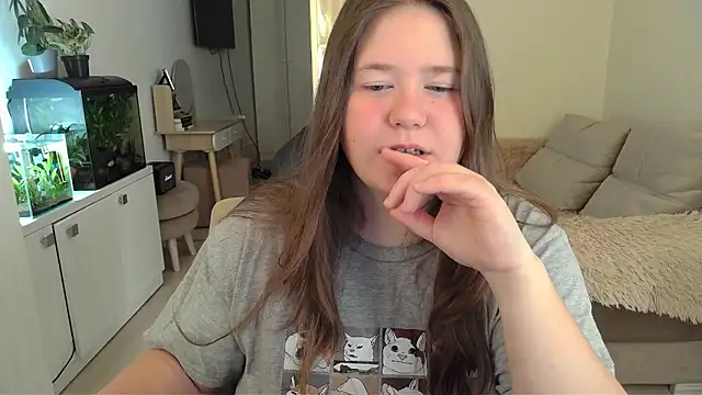 Snapshot of remirann_ chatting on 03/18/25, 07:41 remirann online show from 03/18/25, 07:41