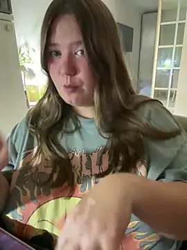 Snapshot of remirann_ chatting on 09/10/25, 06:19 remirann online show from 09/10/25, 06:19