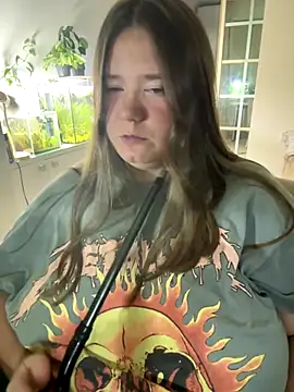 Snapshot of remirann_ chatting on 09/16/25, 08:21 remirann online show from 09/16/25, 08:21