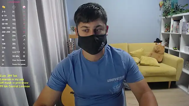 Snapshot of Tomguys chatting on 07/18/26, 11:58 Tomguys online show from 07/18/26, 11:58