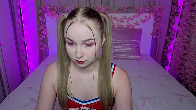Snapshot of LilyStarlight chatting on 06/29/26, 03:46 LilyStarlight online show from 06/29/26, 03:46