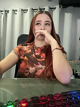 Snapshot of Marie_Castelzc chatting on 02/20/25, 01:08 Marie Castelzc online show from 02/20/25, 01:08