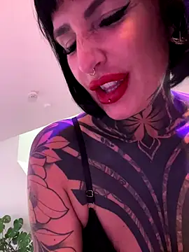 InkedBiitch online show from 10/30/25, 06:30