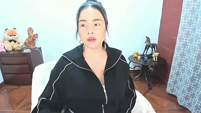 lusciousxxx online show from 04/15/26, 08:20