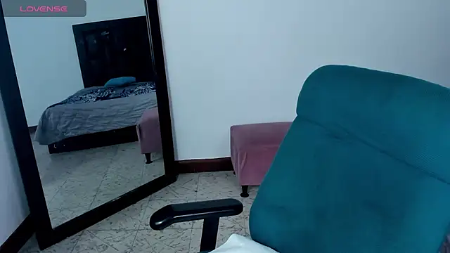 MaiaPetitte  online show from 01/23/25, 10:01