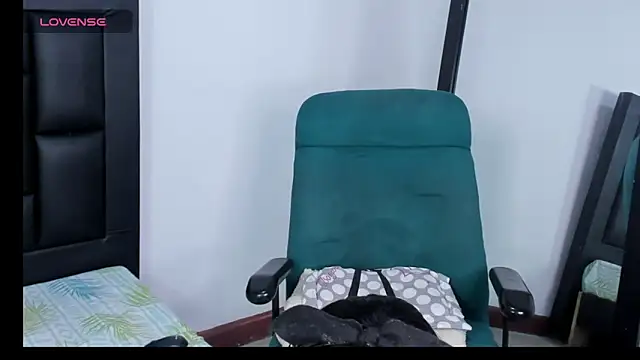 MaiaPetitte  online show from 01/07/26, 09:50