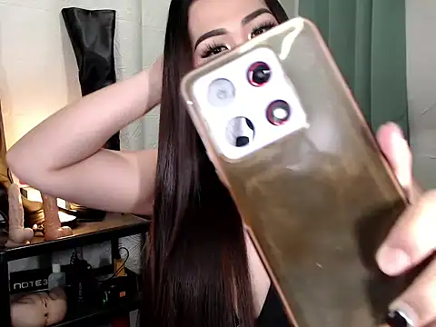 Snapshot of elise_bloom69 chatting on 05/21/26, 04:03 elise bloom69 online show from 05/21/26, 04:03