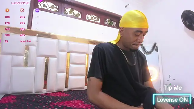 Kylieandjhonny online show from 12/24/24, 12:55