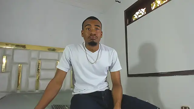 Kylieandjhonny online show from 02/18/25, 06:26