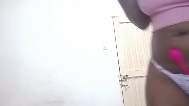 Snapshot of hot_and_naughty_latin chatting on 02/19/26, 12:12 hot and naughty latin online show from 02/19/26, 12:12