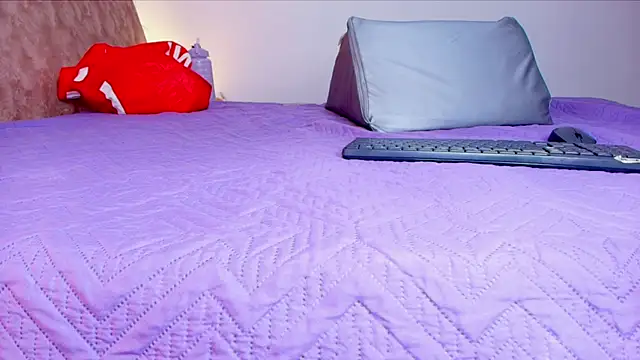  ebony-queen  online show from 11/30/25, 12:09