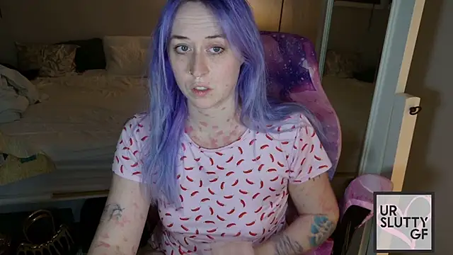 Snapshot of ursluttygf chatting on 04/22/26, 02:14 ursluttygf online show from 04/22/26, 02:14