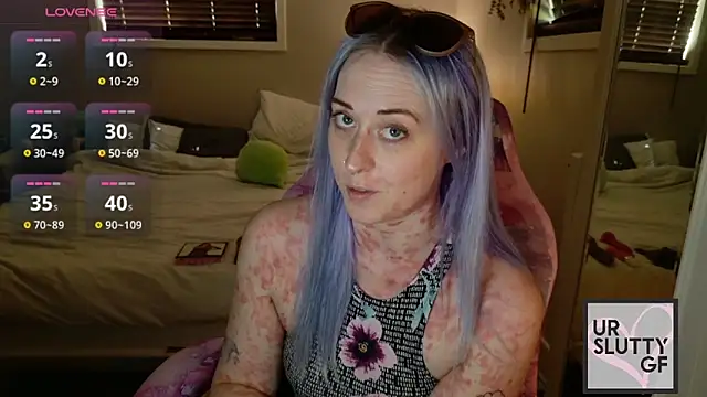 Snapshot of ursluttygf chatting on 05/14/26, 04:03 ursluttygf online show from 05/14/26, 04:03
