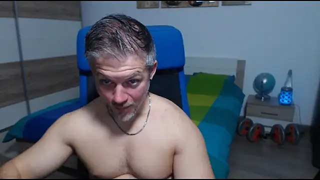 Snapshot of RobbyShawz chatting on 10/22/25, 04:24 RobbyShawz online show from 10/22/25, 04:24