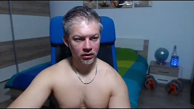 Snapshot of RobbyShawz chatting on 10/23/25, 04:34 RobbyShawz online show from 10/23/25, 04:34