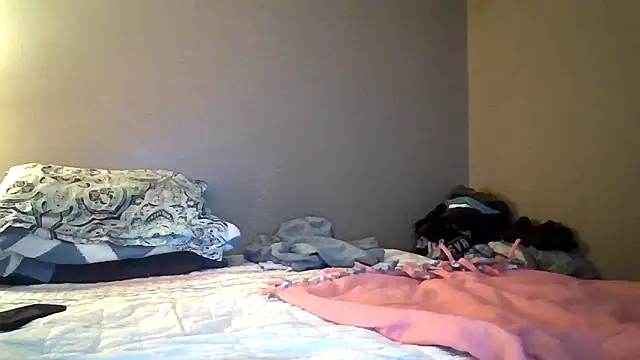 Snapshot of JoJoMonroe84 chatting on 12/21/25, 07:48 JoJoMonroe84 online show from 12/21/25, 07:48