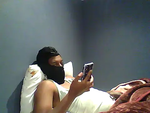 Snapshot of TitularAdaption chatting on 10/04/25, 09:46 TitularAdaption online show from 10/04/25, 09:46