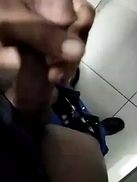 Snapshot of TitularAdaption chatting on 10/09/25, 12:58 TitularAdaption online show from 10/09/25, 12:58