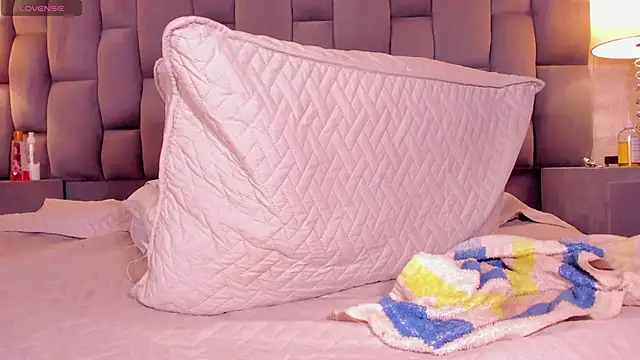 Rianamanson online show from 02/01/25, 10:37