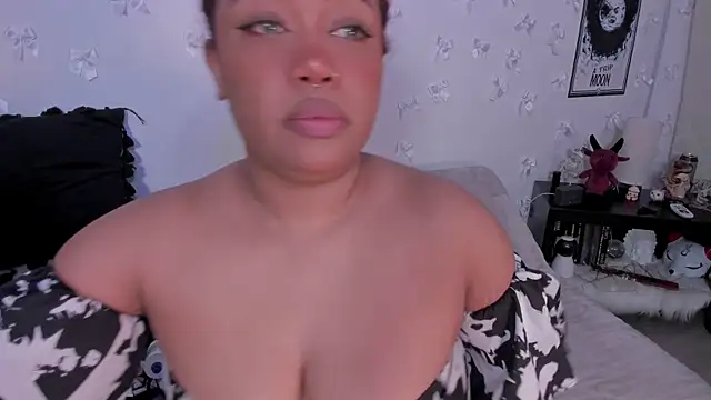 Snapshot of pamela_doll3 chatting on 05/12/26, 01:36 pamela doll3 online show from 05/12/26, 01:36