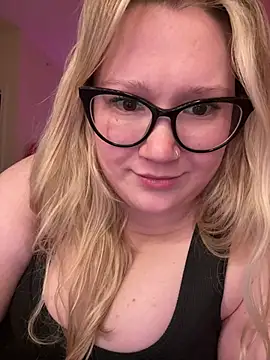 PiggyRose online show from 03/23/25, 01:53