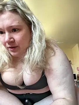 PiggyRose online show from 04/18/26, 03:49