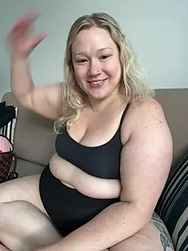 PiggyRose online show from 05/14/26, 06:37