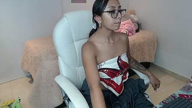 Snapshot of Gabi_morales chatting on 12/04/24, 03:04 Gabi morales online show from 12/04/24, 03:04