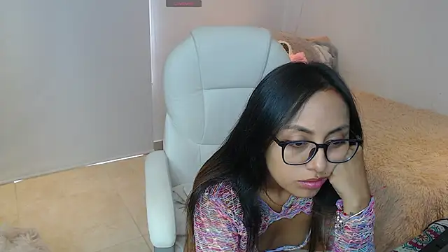 Snapshot of Gabi_morales chatting on 12/12/24, 08:53 Gabi morales online show from 12/12/24, 08:53