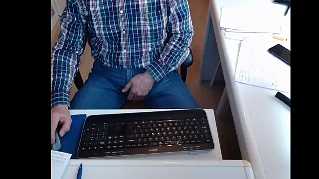 Snapshot of dutchpornking chatting on 01/31/25, 01:23 dutchpornking online show from 01/31/25, 01:23