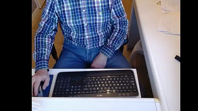 Snapshot of dutchpornking chatting on 02/03/25, 04:52 dutchpornking online show from 02/03/25, 04:52