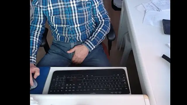 Snapshot of dutchpornking chatting on 02/05/25, 04:36 dutchpornking online show from 02/05/25, 04:36