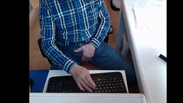 Snapshot of dutchpornking chatting on 02/08/25, 12:39 dutchpornking online show from 02/08/25, 12:39