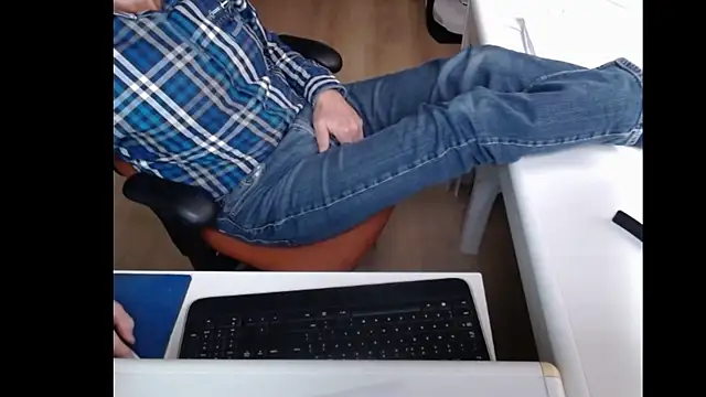 Snapshot of dutchpornking chatting on 02/09/25, 12:52 dutchpornking online show from 02/09/25, 12:52