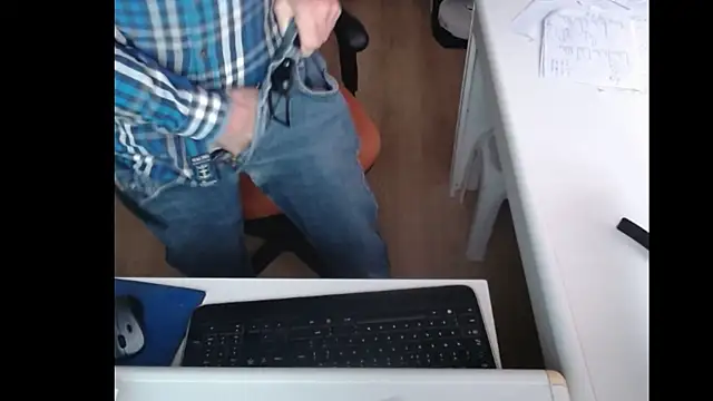 Snapshot of dutchpornking chatting on 02/09/25, 03:56 dutchpornking online show from 02/09/25, 03:56