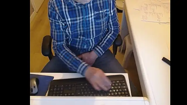 Snapshot of dutchpornking chatting on 02/09/25, 06:58 dutchpornking online show from 02/09/25, 06:58