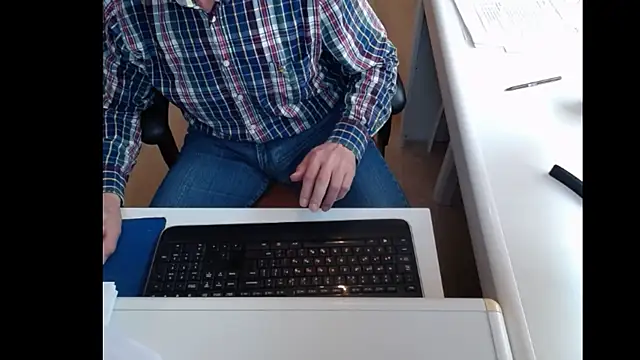 Snapshot of dutchpornking chatting on 02/14/25, 10:59 dutchpornking online show from 02/14/25, 10:59