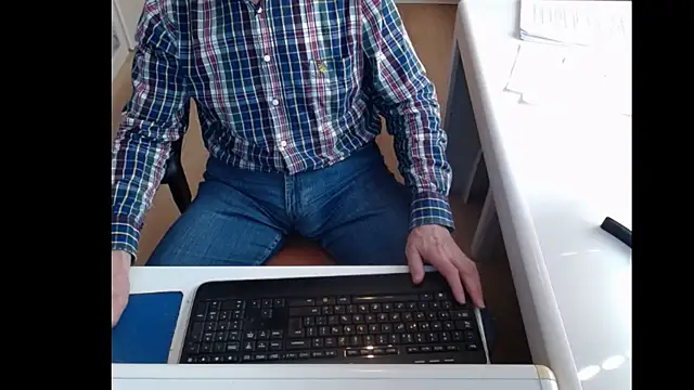 Snapshot of dutchpornking chatting on 02/16/25, 11:59 dutchpornking online show from 02/16/25, 11:59