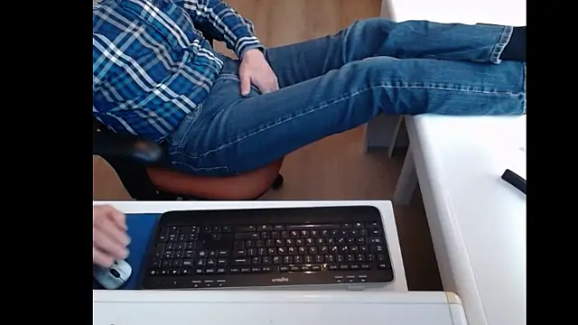 Snapshot of dutchpornking chatting on 02/18/25, 02:38 dutchpornking online show from 02/18/25, 02:38