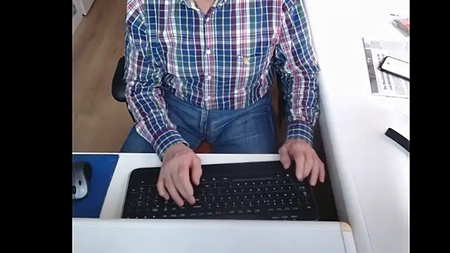 Snapshot of dutchpornking chatting on 02/27/25, 02:21 dutchpornking online show from 02/27/25, 02:21